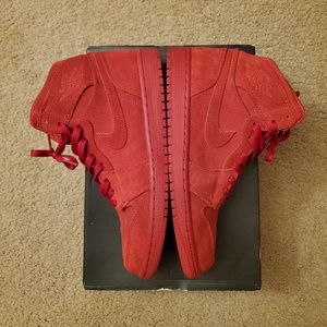 Air Jordan 1 Retro High "Red Suede"